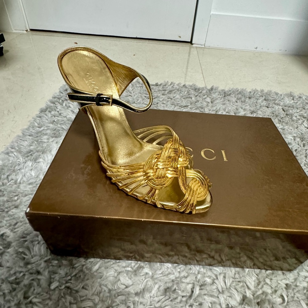 Vintage Gucci Heels – Never Worn